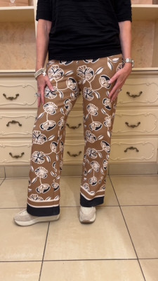 Pantalon élastiqué taille camel et noir Rabe
