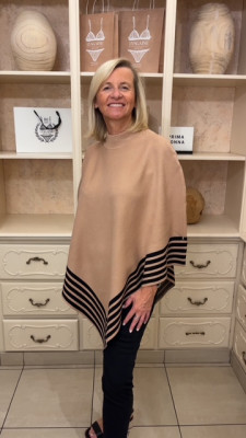 Pull cape camel et noir